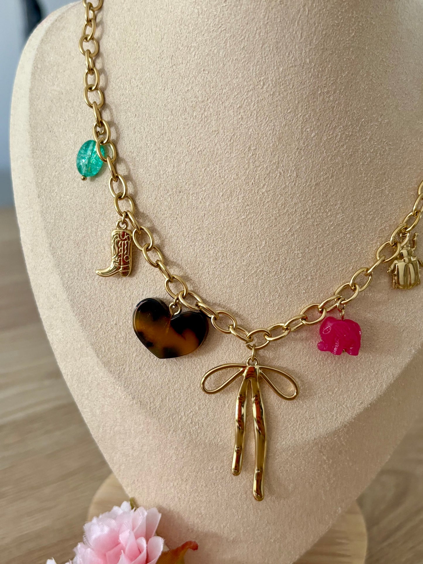 Collier breloques noeud
