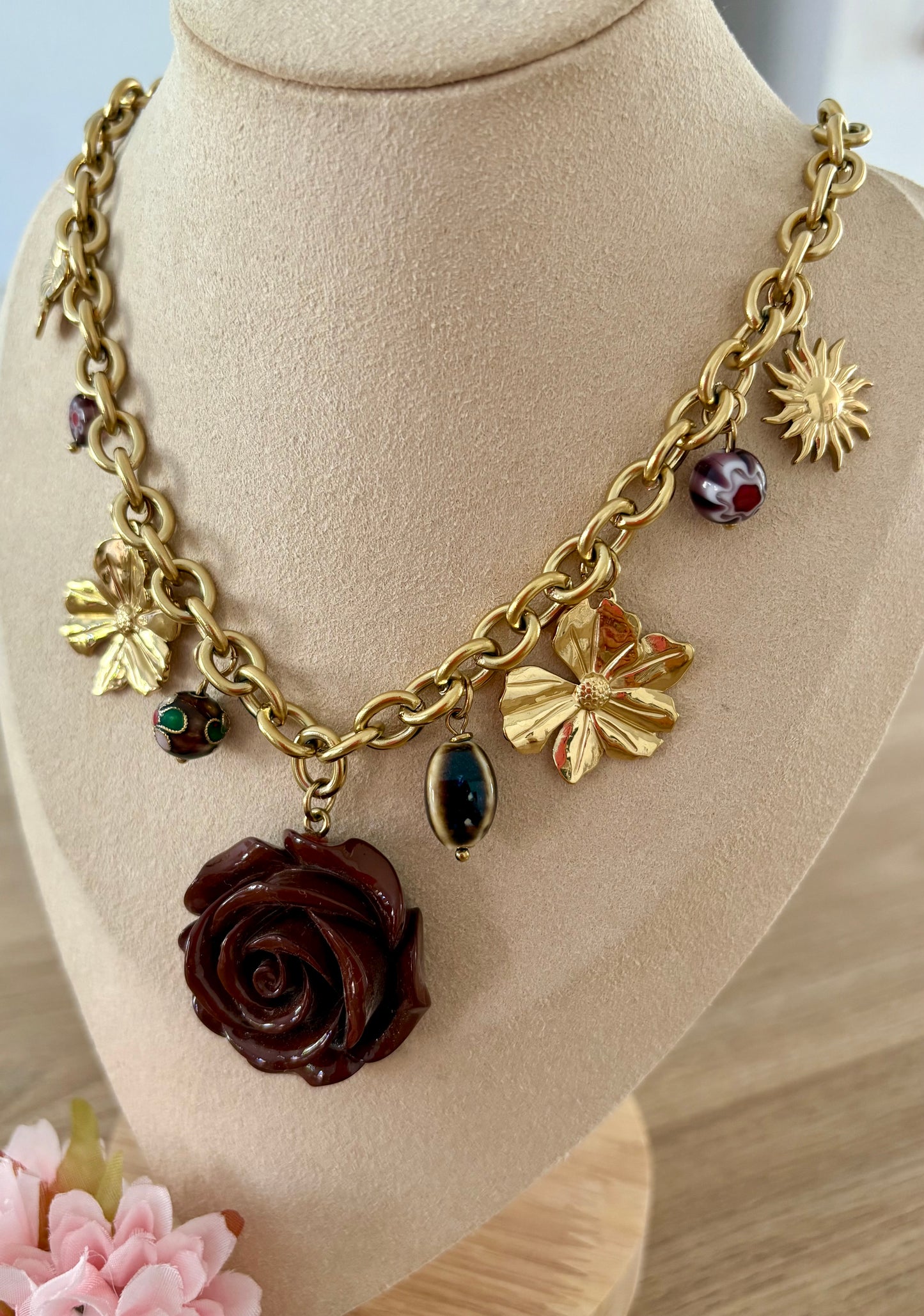 Collier Breloques rose Marron