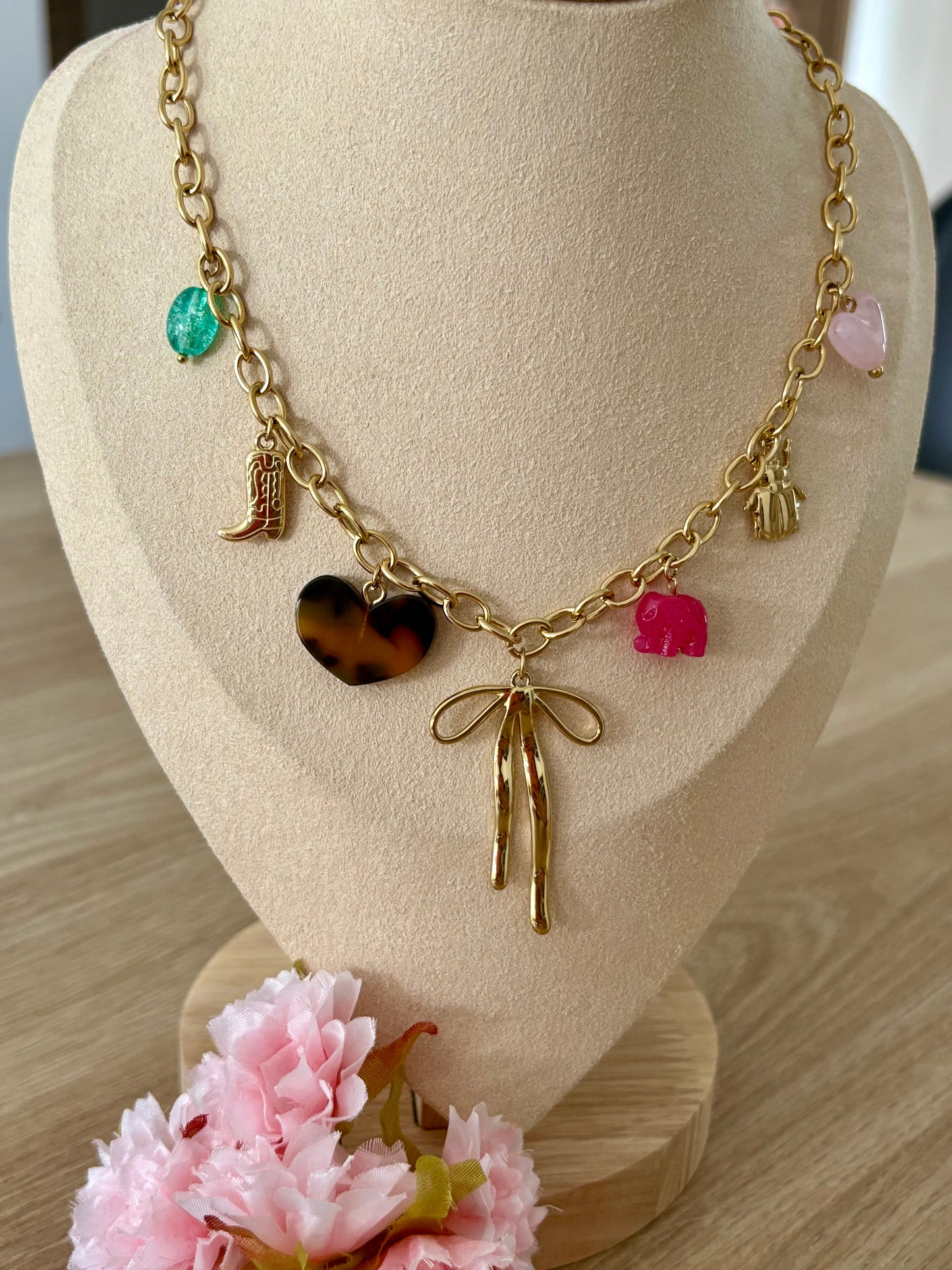 Collier breloques noeud