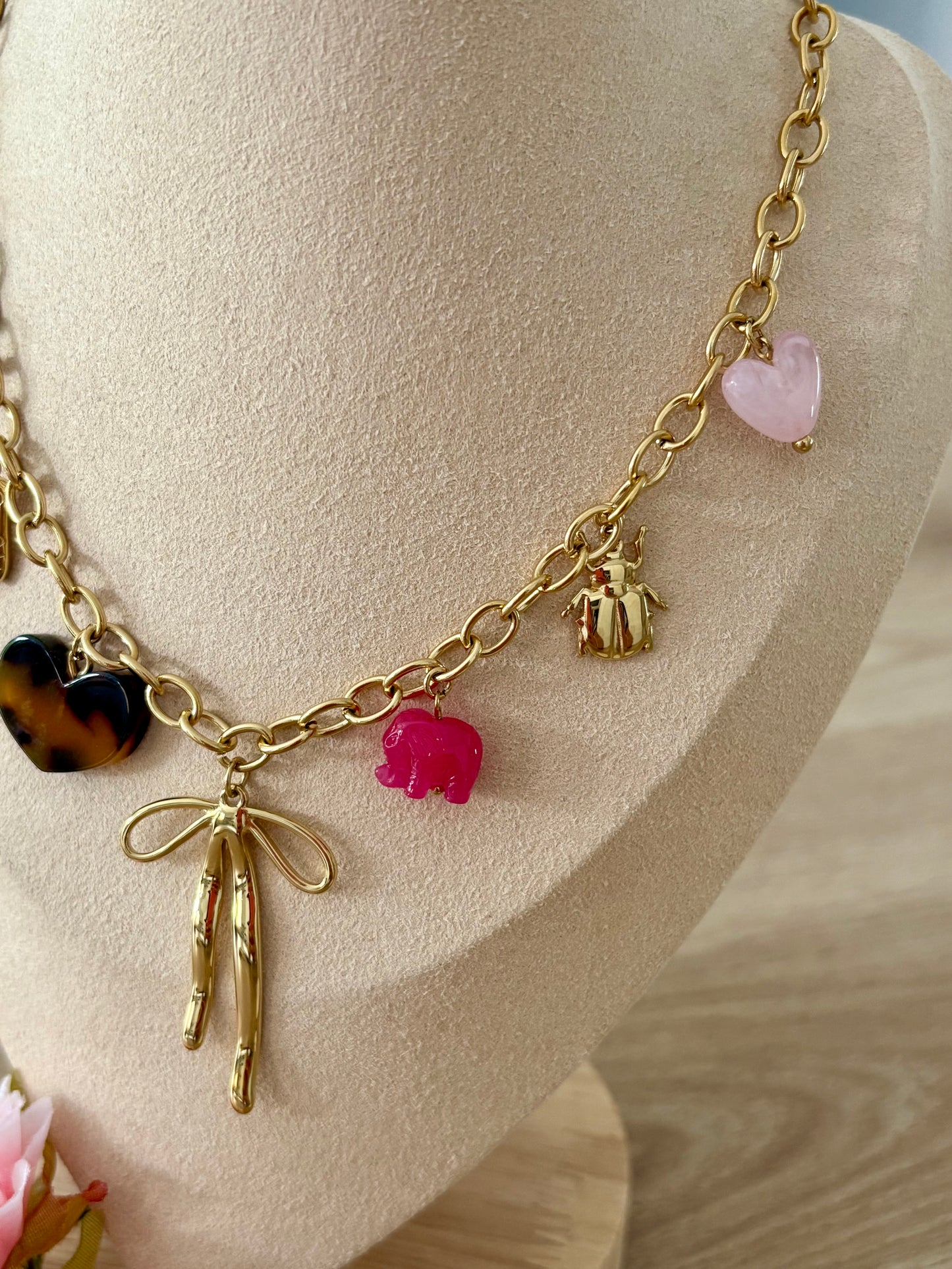 Collier breloques noeud
