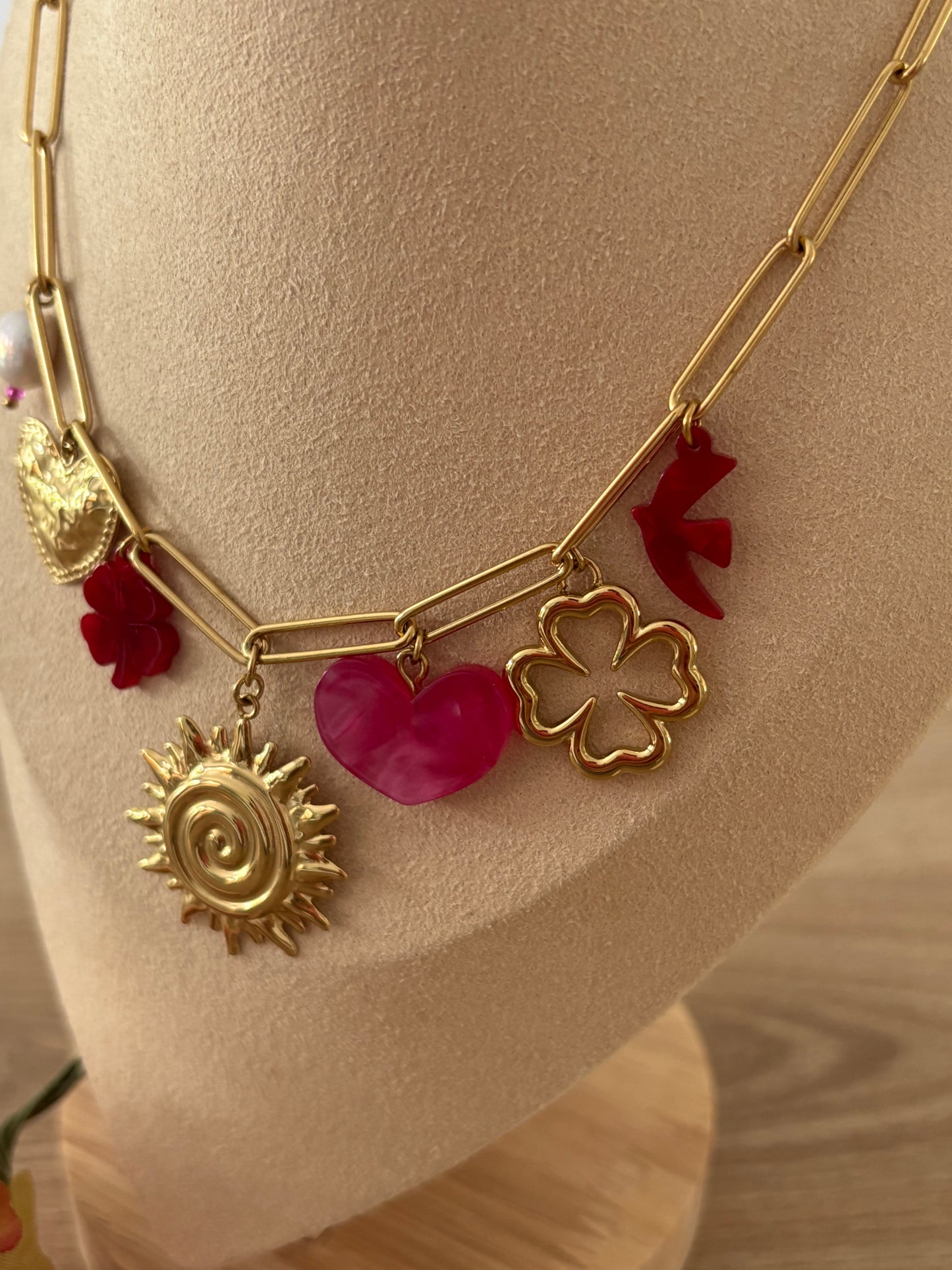 Collier breloques soleil