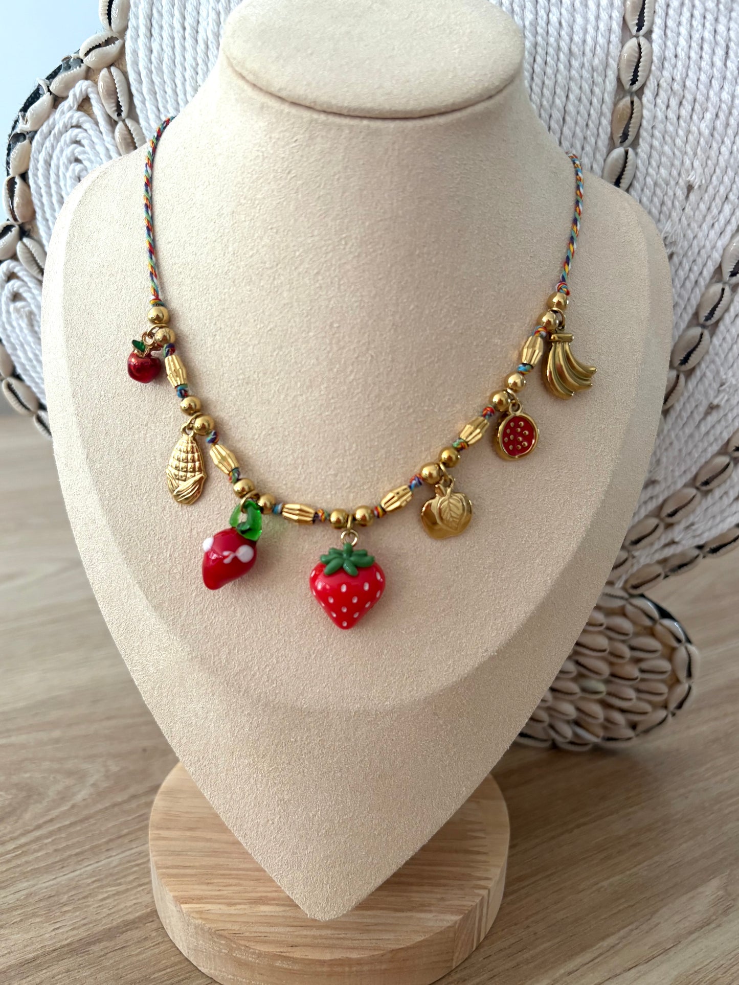 Collier breloques fruits