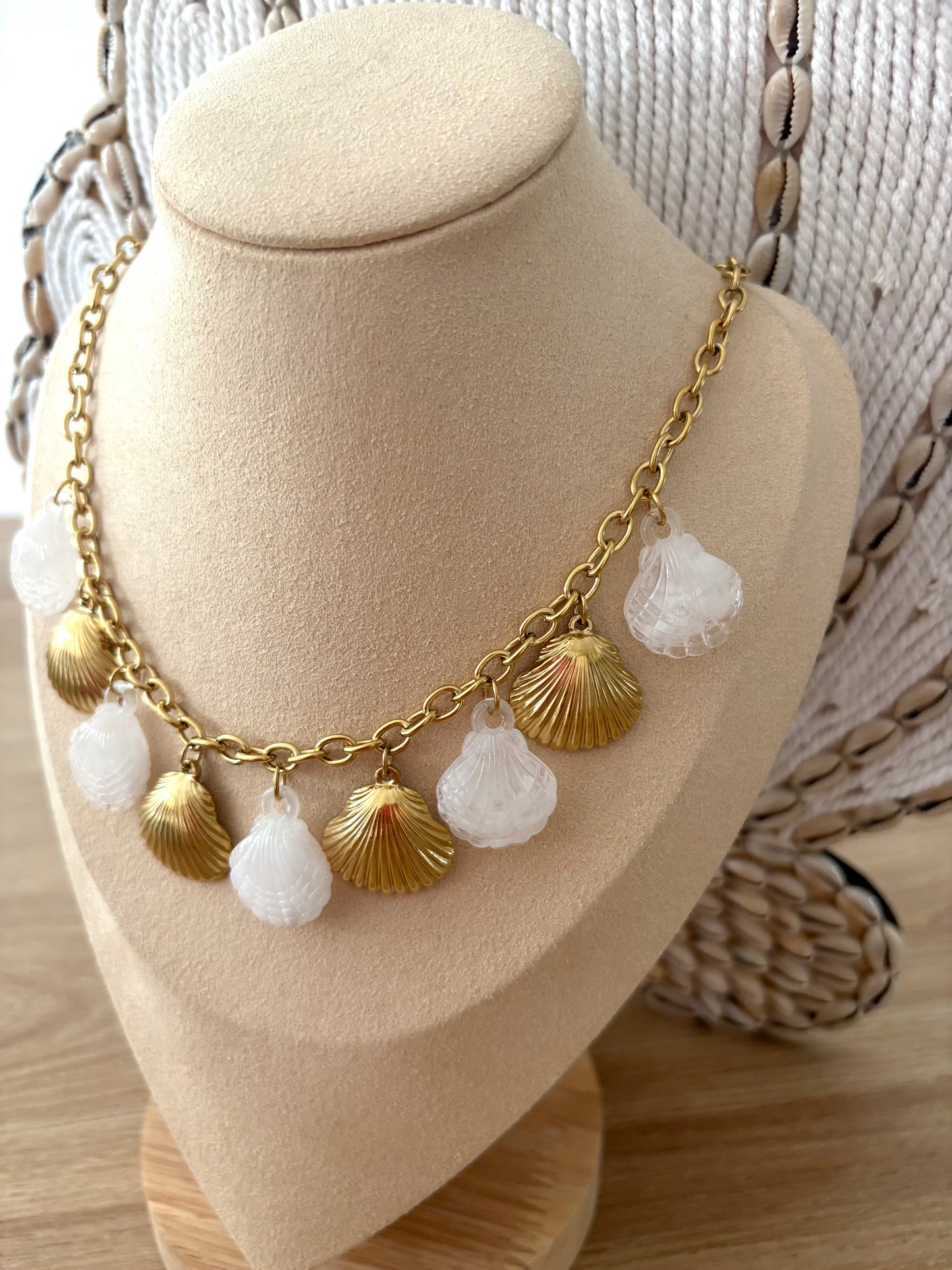 Collier breloques coquillages